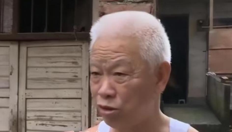 八旬老人与女邻居同居16年，死后还想与女邻居合葬，子女愤怒反对