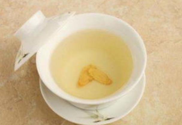 老师连熬3天萝卜水给2个班学生润肺